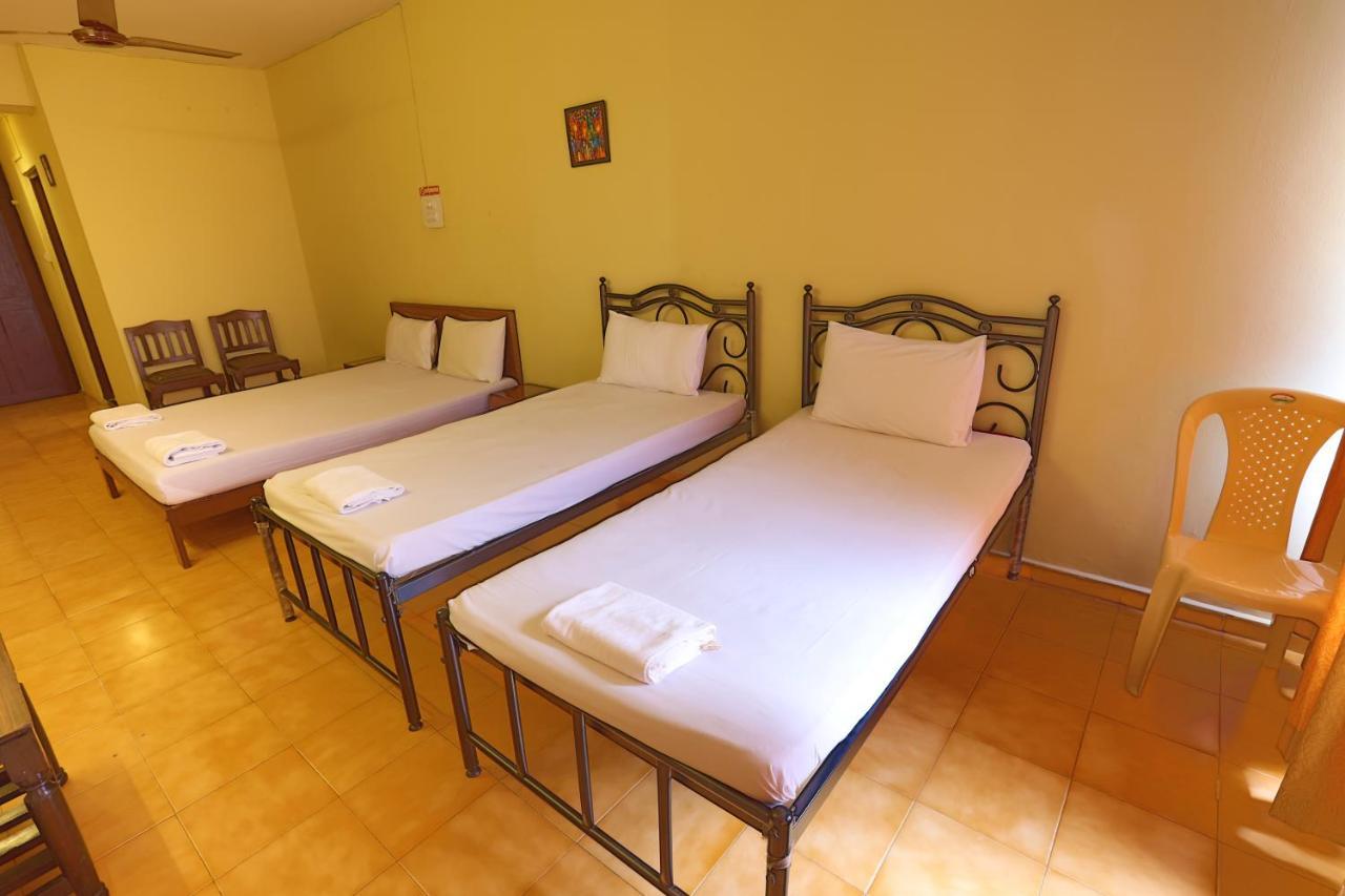 Hotel Orfil Калангуте Екстериор снимка